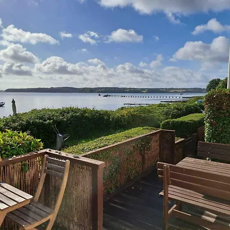 Exclusive Location At The Waters Edge