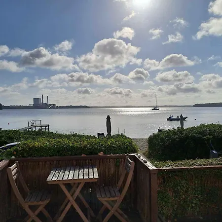 Exclusive Location At The Water's Edge Casa vacanze *