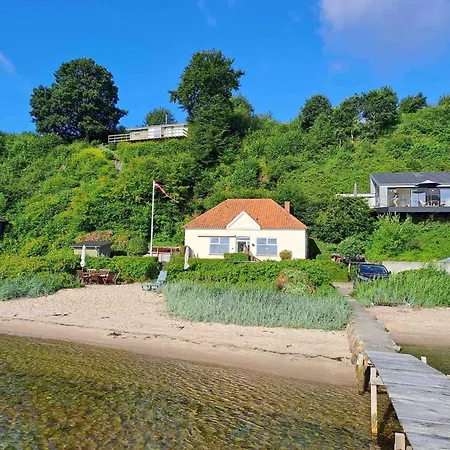 Exclusive Location At The Water's Edge