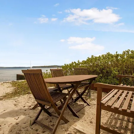 Exclusive Location At The Waters Edge