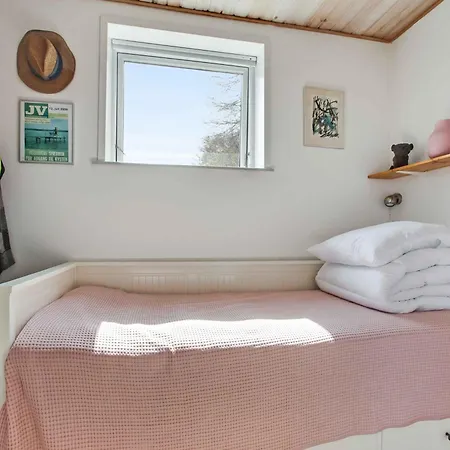 Exclusive Location At The Waters Edge *