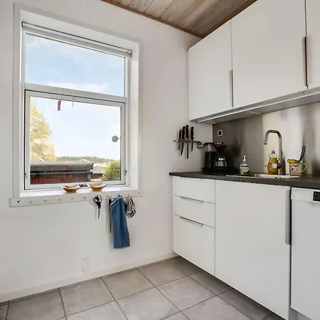 Exclusive Location At The Waters Edge بيت للعطل