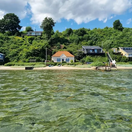 Exclusive Location At The Waters Edge *
