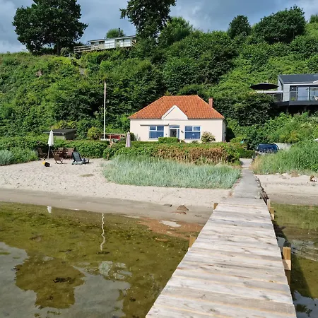 Exclusive Location At The Waters Edge *