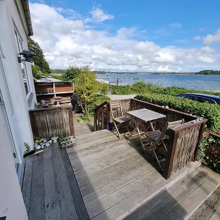 Exclusive Location At The Waters Edge Ferienhaus Kolding